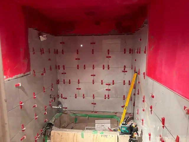 Bathroom renovation, build: waterproofing wall tile