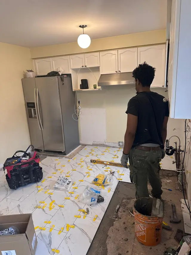 Kitchen renovation, build: porcelain floor tile
